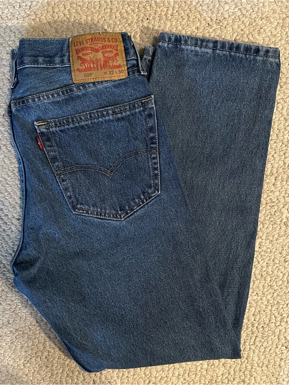 Levi's Straight Leg Men's Jeans in Medium Blue Denim